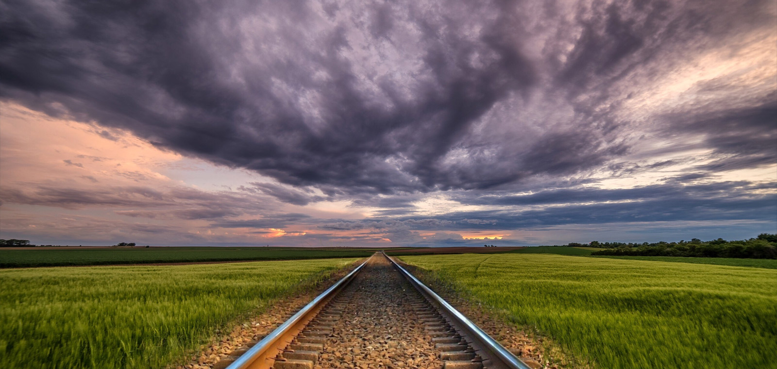 Should Equity Investors Lose Sleep Over the Yield Curve?